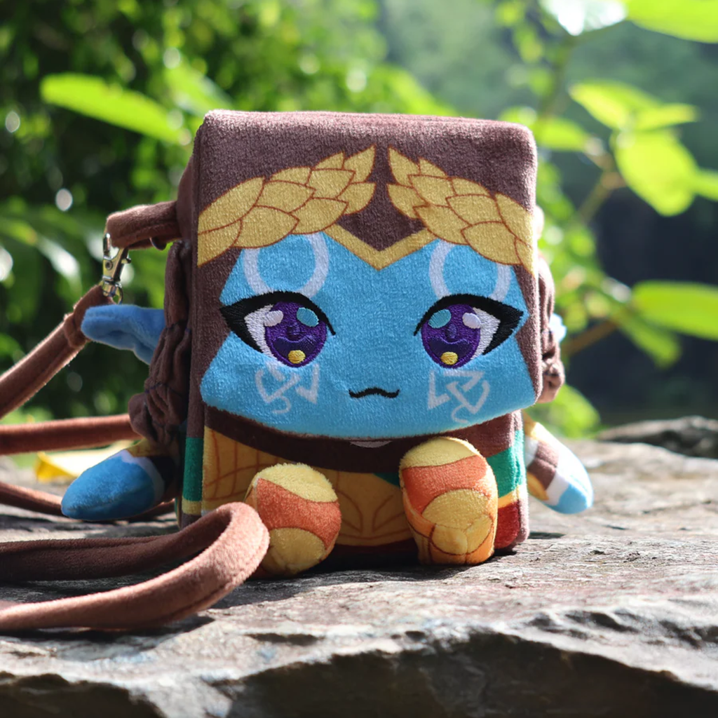 Magic: The Gathering Lathril ARTY plush deck box, front view with carrying strap